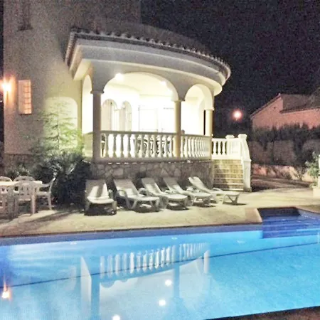 Paula Villa L'Ampolla